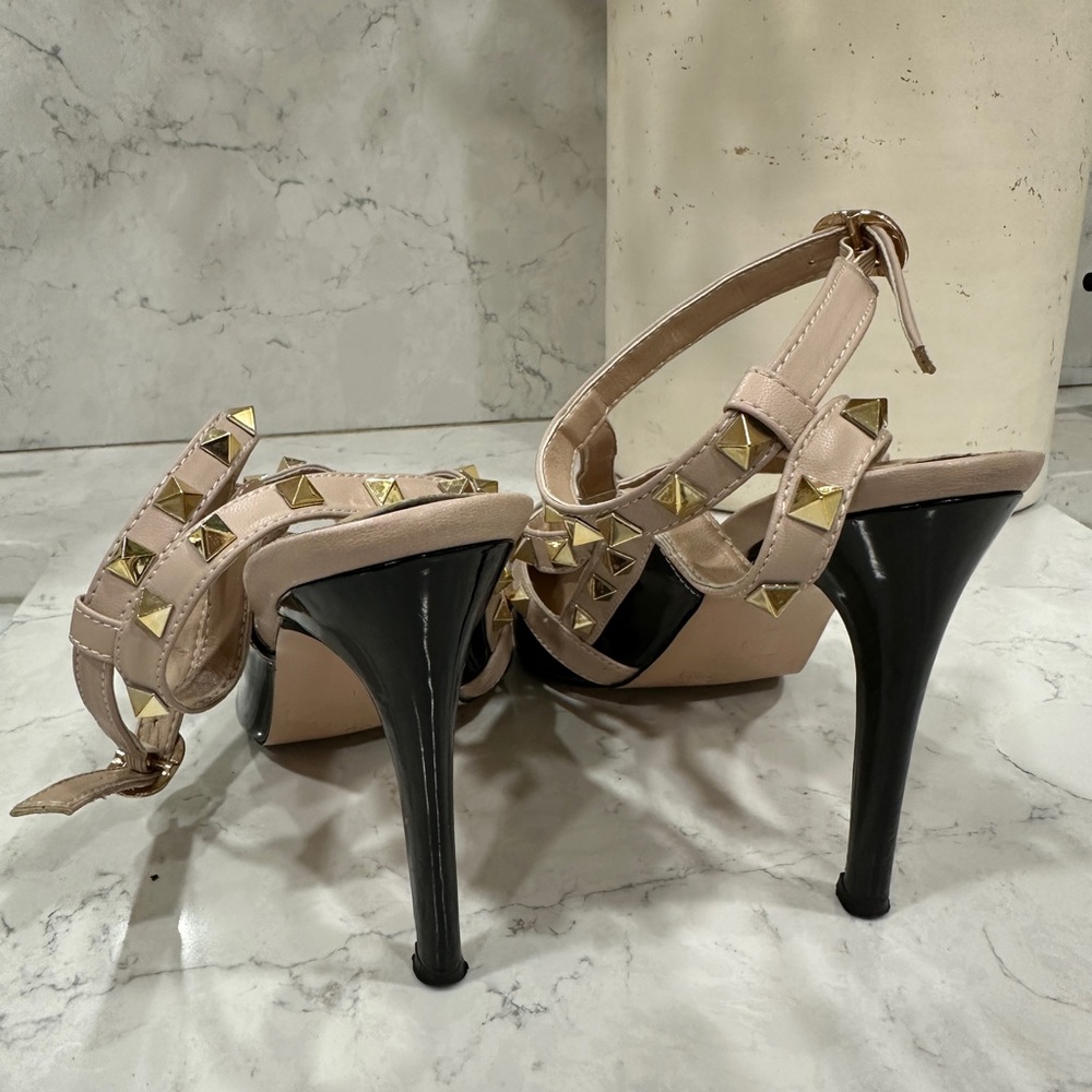 Valentino Black and Cream Studded Women's Shoes size 41/9 - Picture 5 of 8